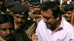 ముంబయి పేలుళ్లు, సంజయ్ దత్, ఉజ్వల్ నికమ్