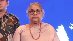 प्रधानमन्त्री कार्की सहितका अधिकारी