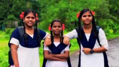 महाराष्ट्र: तीन स्कूली लड़कियों का गड्ढा वीडियो वायरल, प्रशासन ने भरे गड्ढे