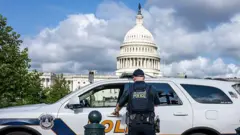Policía frente al Capitolio