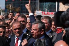 CHP lideri Özel, Taksim Meydanı'nda konuştu: 'CHP birdir, bütündür, tek teminatı sandıktır'