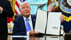 બીબીસી ગુજરાતી, ગુજરાત, ડોનાલ્ડ ટ્રમ્પ, અમેરિકા, એચ-1બી વિઝા, વિઝા