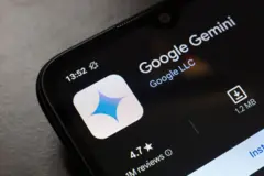 O logo do aplicativo Google Gemini aparece na tela de um smartphone