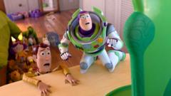 Cómo la nueva película "Toy Story 5" muestra el "horror" de la adicción de los niños a las pantallas