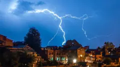 પ્રતીકાત્મક તસવીર