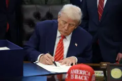 ဖေဖော်ဝါရီ ၃ ရက် အိမ်ဖြူတော်မှာတွေ့ရတဲ့ အမေရိကန်သမ္မ ဒေါ်နယ်လ်ထရမ့်