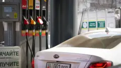 Кыргызстандагы күйүүчү май саткан жайлардын бири