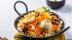 विश्वचषक : पाकिस्तानी संघाच्या जेवणाची सोशल मीडियावर तुफान चर्चा