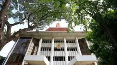 වත්මන් ආණ්ඩුක්‍රම ව්‍යවස්ථාවට අනුව ජනාධිපතිවරයාගේ නිල කාලය වසර 05 ක් බව  පැහැදිලි යැයි නීතිපති ශ්‍රේෂ්ඨාධිකරණයට අද (ජුලි 8 වැනිදා) දැනුම් දුන්නේය.
