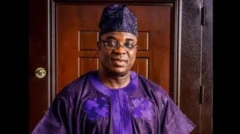 Wasiu Ayinde wọ danṣiki, de fila, wọ igo oju