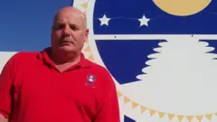 डेनिस होपचा घटस्फोट होत असतानाच, त्याला ही कोट्यवधींची कल्पना सुचली, ज्यामुळे त्याचं आयुष्यच बदलून गेलं