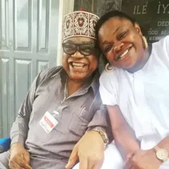 Aworan Oloogbe Akala ati Ọlamide ọmọ rẹ