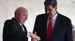Luiz Inácio Lula da Silva saluda a Nicolás Maduro 