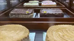 பாகிஸ்தான் பேக்கரி, இந்து