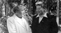 Залкарлар... Түгөлбай Сыдыкбеков менен айтылуу Мухтар Ауэзов