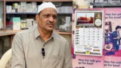 शफीक अन्सारी सांगतात, 'भगवा दहशतवादी असो किंवा हिरवा दहशतवादी, ते दहशतवादीच आहेत.'