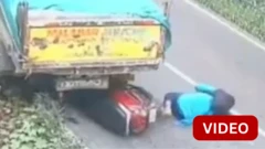 கேரளாவில் லாரி விபத்து