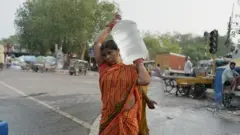 दिल्ली में गहराता जल संकट