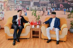 एमाले अध्यक्ष ओली र चिनियाँ नेता