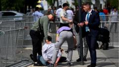 হামলার পর ঘটনাস্থল থেকেই আততায়ী সন্দেহে একজনকে আটক করা হয়েছে