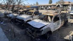 کنٹینر میں چھوٹے بچے، انجانا خوف اور جلی ہوئی عمارتیں: بی بی سی نے نوشکی میں کیا دیکھا؟