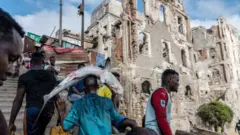 Somalia iripfuza cane kwinjira muri EAC, ikavuga ko idashaka kwitwa igitsitaza 