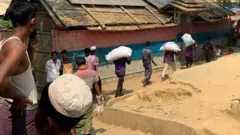 দুশ্চিন্তা বাড়ছে শরণার্থীদের