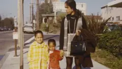 Шьямала Гопаланды Америкада окуусун аяктаган соң Индияга кайтып келет деп күтүшкөн