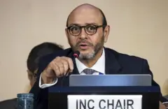 Luis Vayas-Valdivieso, embajador de Ecuador en Londres, durante la ronda de negociaciones en Ginebra.