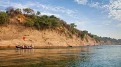 પ્રતીકાત્મક તસવીર ગુજરાતની કુંવારી નદીઓ ગુજરાતની 'કુંવારી' નદીઓ, નર્મદા, સરસ્વતી, રૂપેણ, કચ્છ, બીબીસી ગુજરાતી
