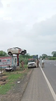 સાબરકાંઠા પોલીસ અને NHAI દ્વારા માર્ગ અકસ્માતો ઘટાડવા માટે અનોખી પહેલ કરવામાં આવી છે. 