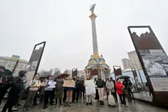 Manifestantes exigen la dimisión del jefe de la Oficina Presidencial, Andriy Yermak, en Kyiv