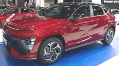 یک خودروی الکتریکی شرکت هیوندای به نام کونا