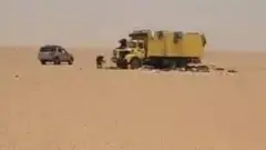 እታ ኣብ ምድረበዳ ሓዲግ ዝተረፈት ሎሪ