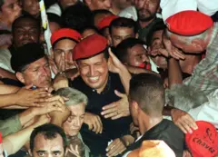 Hugo Chávez durante sua campanha em dezembro de 1998