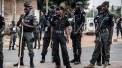 'Yansandan Najeriya dauke da makamai