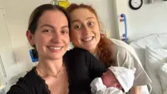 Georgia na Daisy bateruye umwana wabo