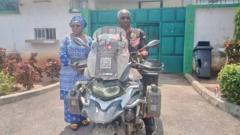 Aṣojú ìjọba Nàìjíríà nílẹ̀ Olómìnira Benin gba àlejò ọkùnrin tó gun ọ̀kadà láti London wá sí Nàìjíríà