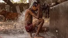 સ્નાન, બીબીસી, ગુજરાતી