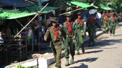 စစ်တွေ အနီးက ရွာခံတွေကို မြို့တွင်း ပြောင်းနေဖို့ စစ်တပ် အမိန့်ထုတ်