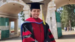 Najaat Reedwaan Habiib, barsiiftuu kemistirii Yuunvarsiitii Saayinsii fi Teeknoloojii Adaamaa [PhD]