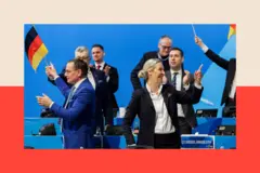 Alice Weidel (der.) y Tino Chrupalla (izq.), colíderes del partido de extrema derecha Alternativa para Alemania (AfD), suben al escenario durante un congreso de AfD