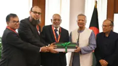প্রধান উপদেষ্টার কাছে মঙ্গলবার রিপোর্ট হস্তান্তর করেছে পর্যালোচনা কমিটি