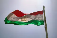 د تاجکستان بیرغ