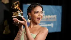 Tyla wo muri Africa y'Epfo yishimiye kwegukana Grammy ku myaka ye 22
