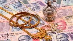 மோசடி, பண மோசடி, போலி குறுஞ்செய்தி, வங்கிகள் 