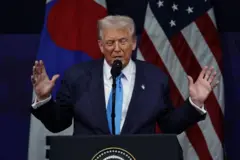 एपेकमा सम्बोधन गर्दै डोनल्ड ट्रम्प 