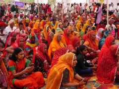 RTI ACTનાં 20 વર્ષ : ગુજરાતની પડોશમાં આવેલું એ ગામ જ્યાંથી માહિતી અધિકાર ચળવળનો પાયો નંખાયો હતો