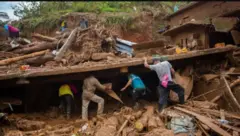 वायनाडमध्ये भूस्खलनानंतर मदत कार्य जोरात सुरू आहे. 