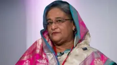வங்கதேசத்தின் முன்னாள் பிரதமர் ஷேக் ஹசீனா